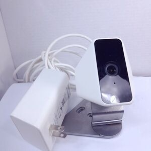 Comcast Xfinity XCAM Security Surveillance Camera‎ SCH2AEW white outdoor bracket